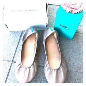 Tieks Size 10 Taupe Ballet Flat